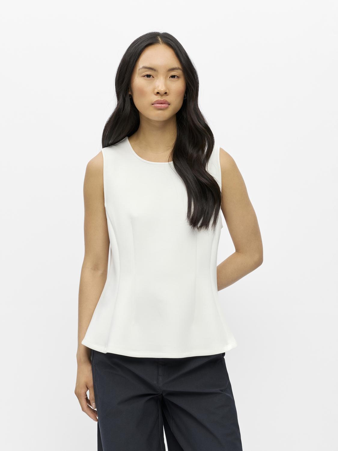 model_shot-front